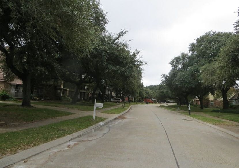 2nd image of 2416 Chelsea Dr