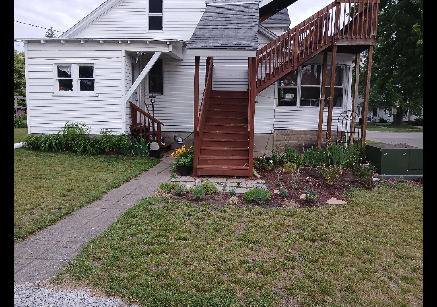 220 W 16th St — Photo 2