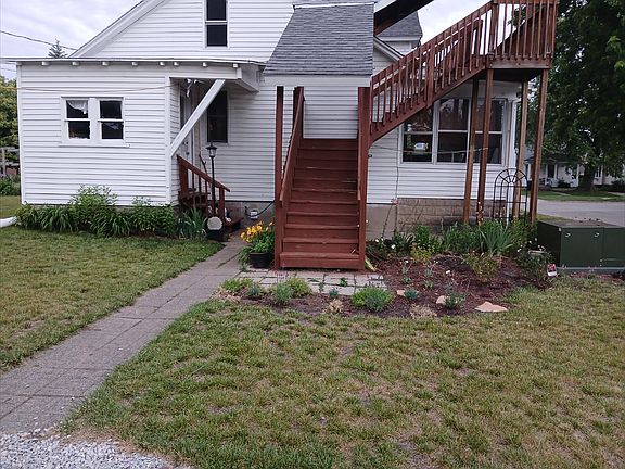 2nd image of 220 W 16th St #1/2