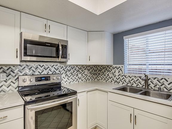 5th image of 2041 W Brittain Dr