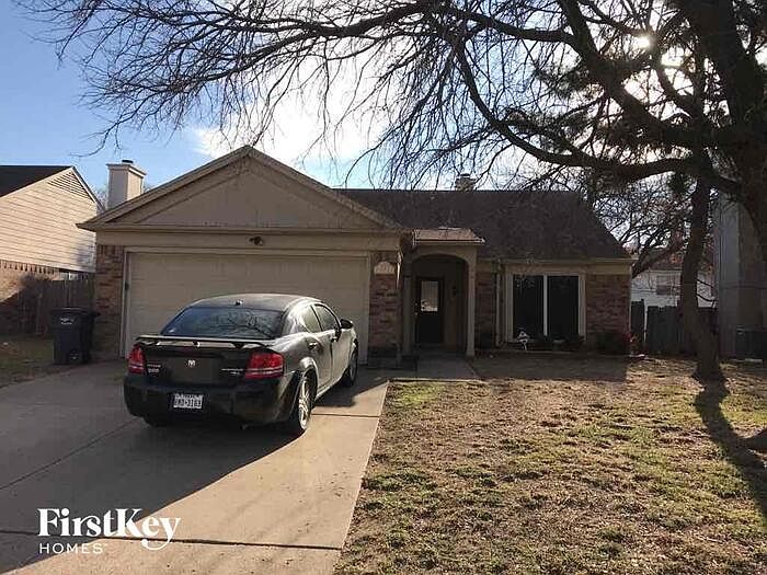 1st image of 2721 Creekwood Ln