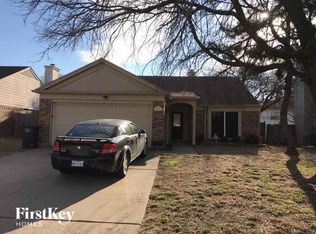 2721 Creekwood Ln, Fort Worth, TX 76123