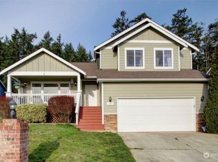 1594 NW Camellia Loop, Oak Harbor, WA 98277
