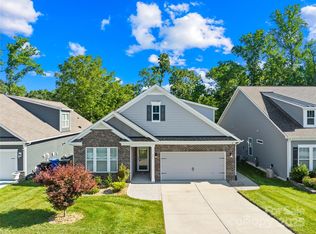 201 Hanks Bluff Dr, Mooresville, NC 28117