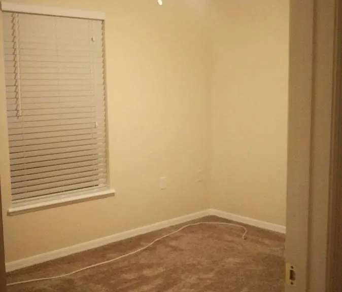 3 Large Rooms with Fans