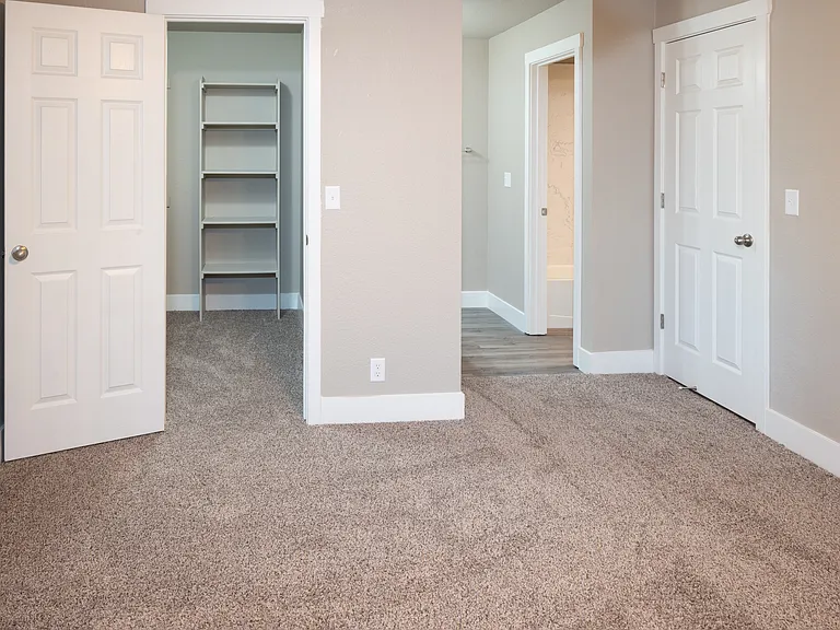 Sierra Oaks — Photo 21