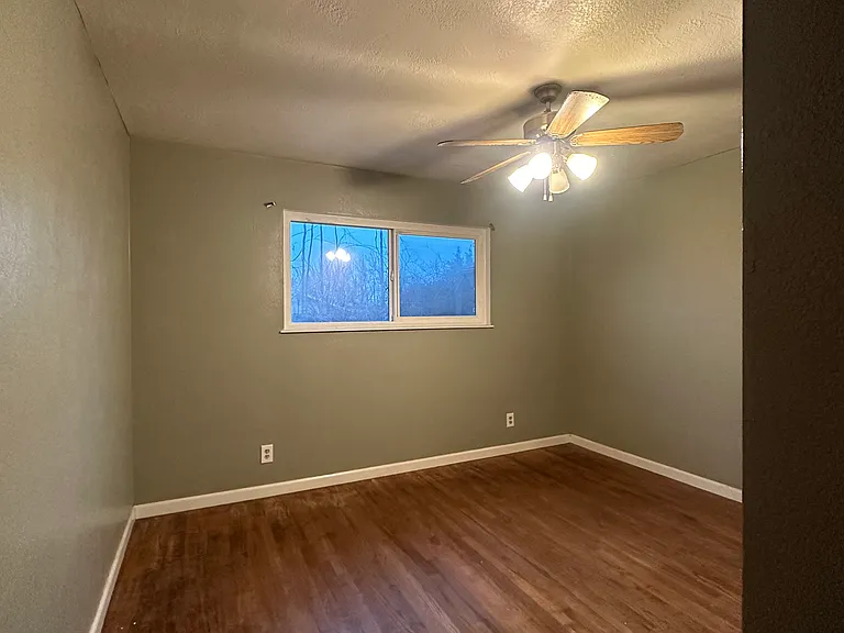 330 Sycamore Ave — Photo 6