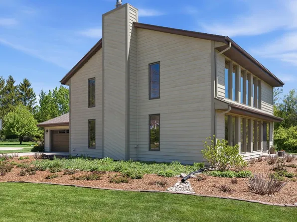 16478 W Melody COURT, New Berlin, WI 53151