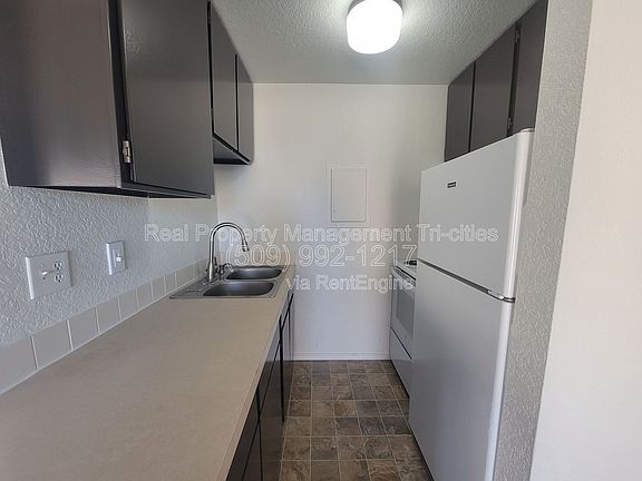 5th image of 1025 W Entiat Ave #C12