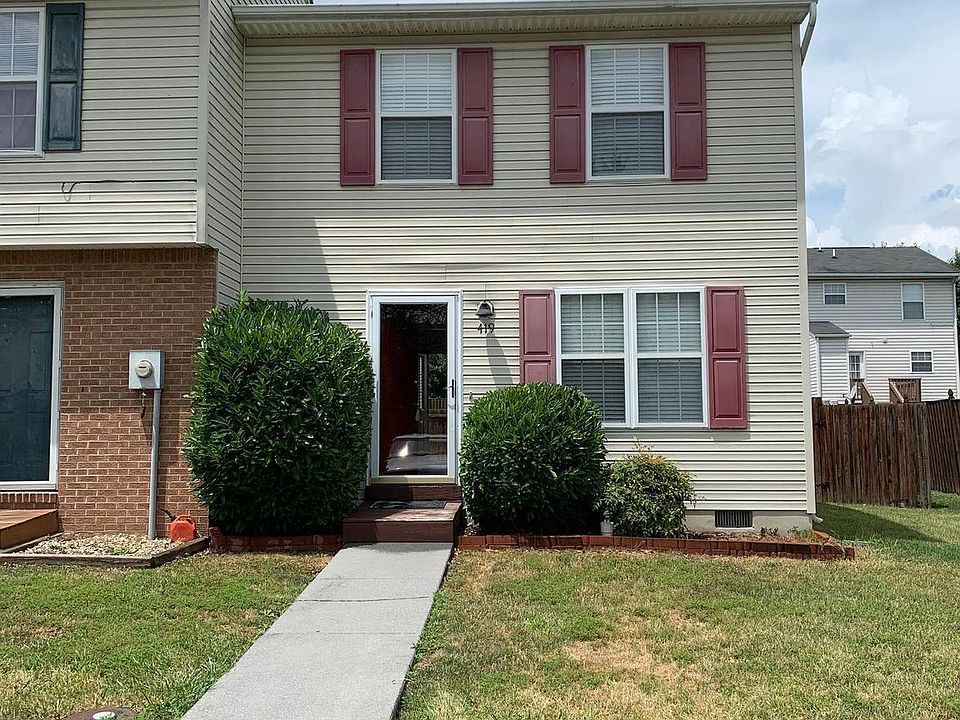 1st image of 419 Surrey Club Ln
