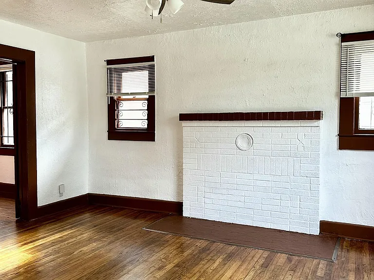 1851 W 19th St — Photo 3