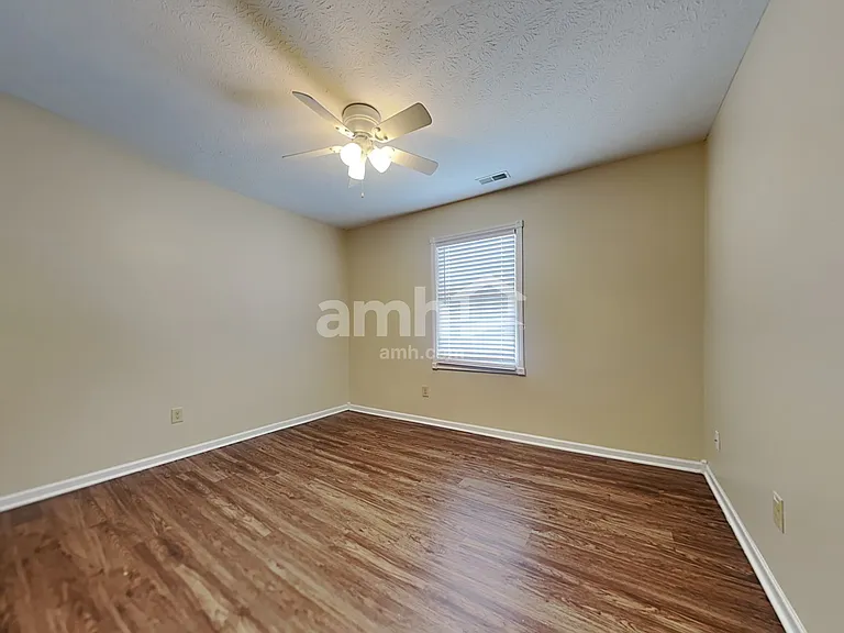 912 Marcia Dr — Photo 15