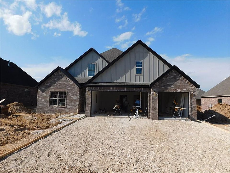 1st image of 326 Tartaglia Ave