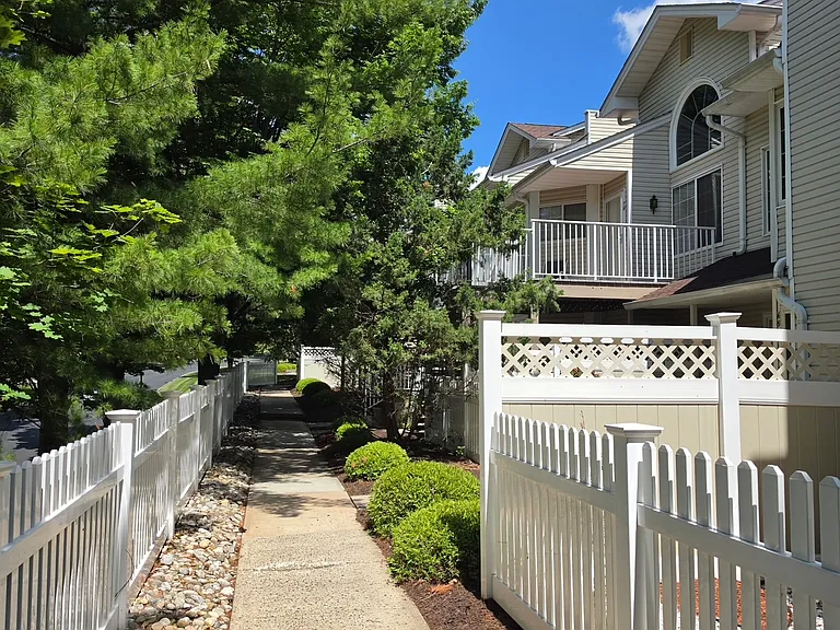 70 Academy Ct — Photo 5