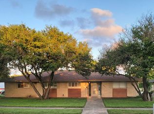 711 Burkshire Dr, Corpus Christi, TX 78412