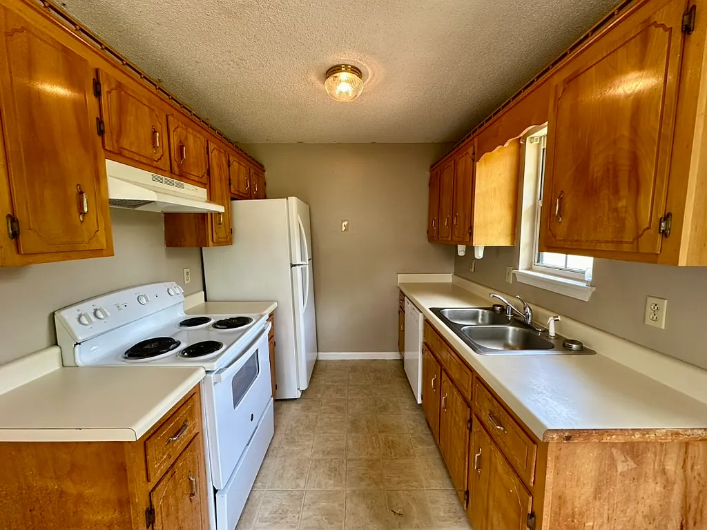 3 bed, 1100 sqft, $1,125 — Photo 3