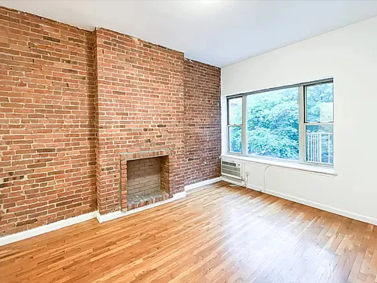 1736 2nd Ave #3A — Photo 2