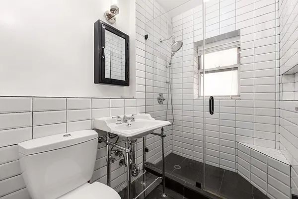 Sold by Dolly Lenz Real Estate LLC | media 5