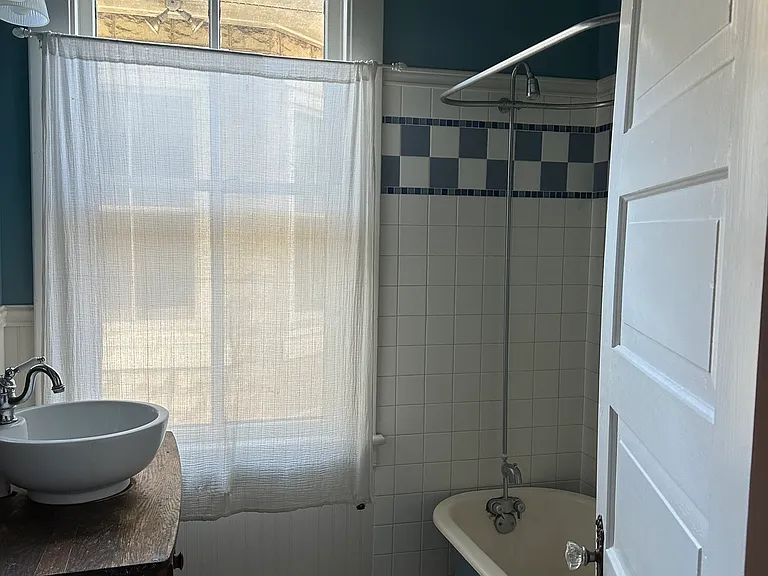 23 E 33rd St #B — Photo 7