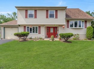 14 Simpson Rd, Somerset, NJ 08873