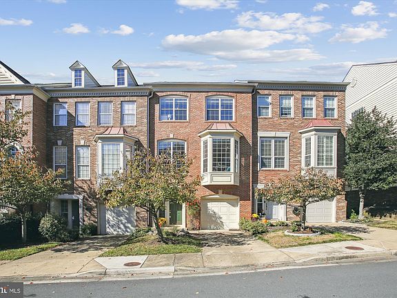 3rd image of 31 Arell Ct
