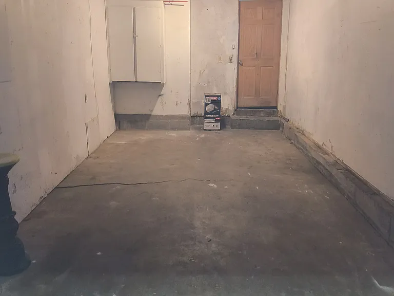 843 S Broadview Ave — Photo 15