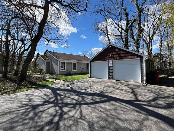 3rd image of 58-60 E Stafford Ave #58