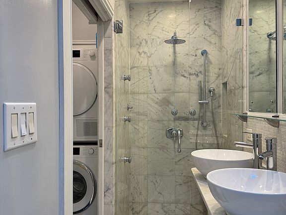 4th image of 139 Kane St APT 2