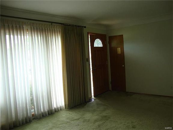 3rd image of 2921 Fortune Dr