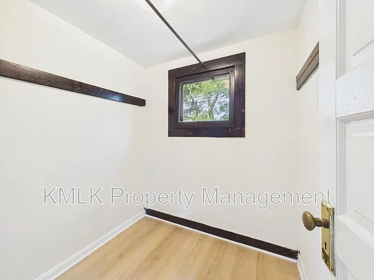 773 Montana Ave — Photo 32