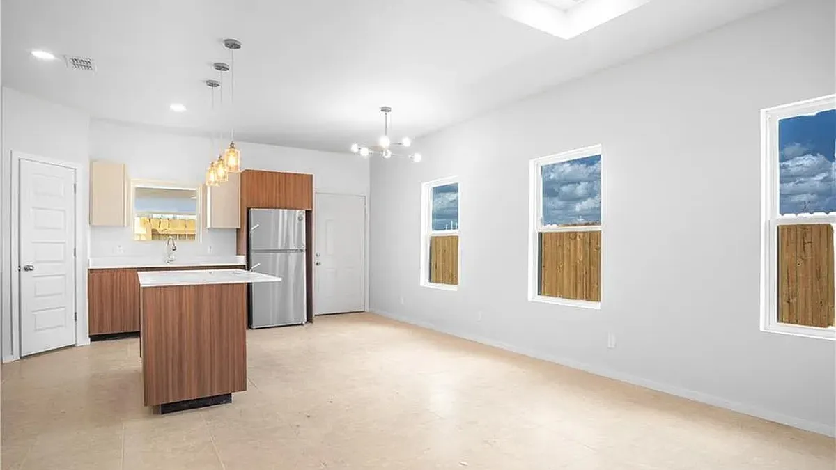 Building Photo - 504 N Emerald Ave #1