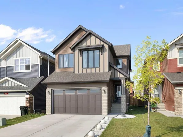 53 E Savanna Heath NE, Calgary, AB T3J 2H5