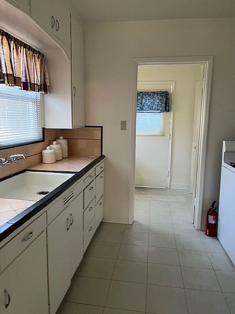 1st image of 933 S Garfield St #3