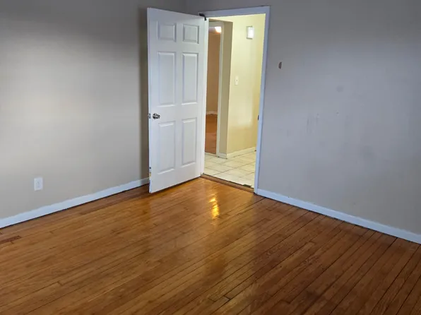 148 Radcliffe Rd Floor 2, Island Park, NY 11558