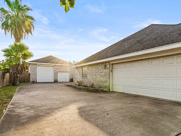 4th image of 413 Ebony Ln