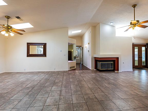 5th image of 10912 Griffith Park Dr NE