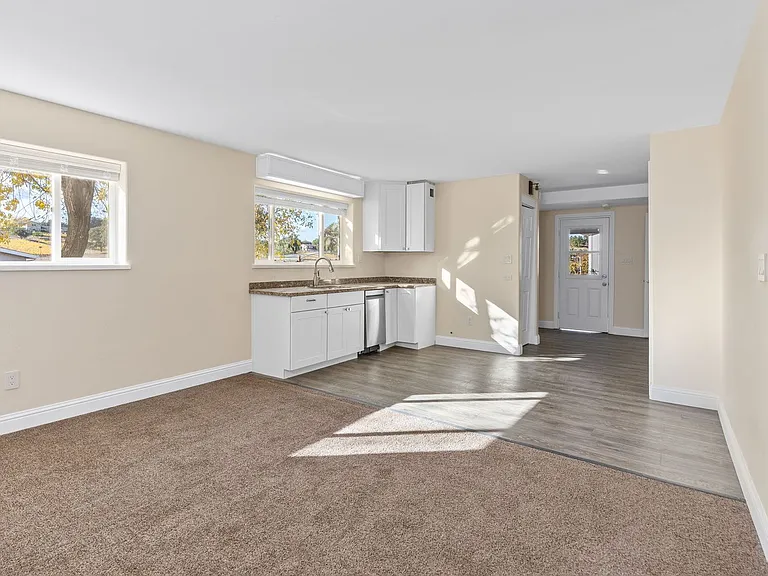 1543 Estee Ave — Photo 37