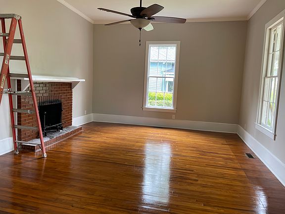 4th image of 310 S Clark St