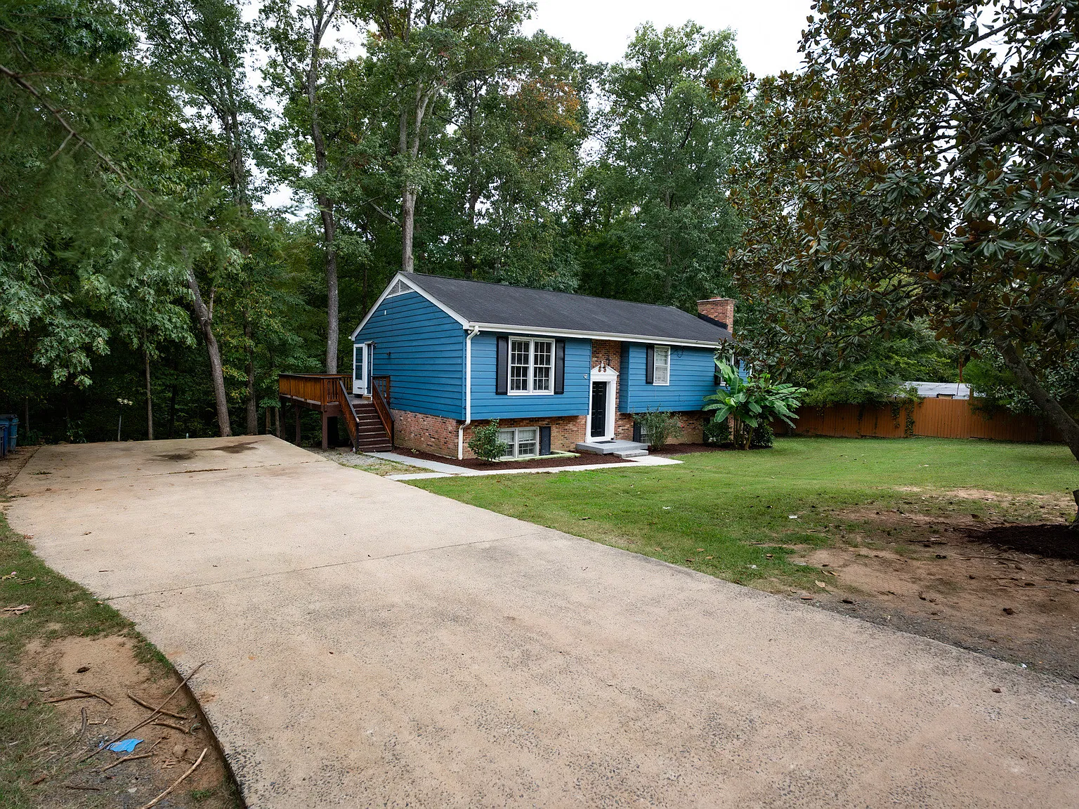 5 bed, 2784 sqft, $2,500 — Photo 3