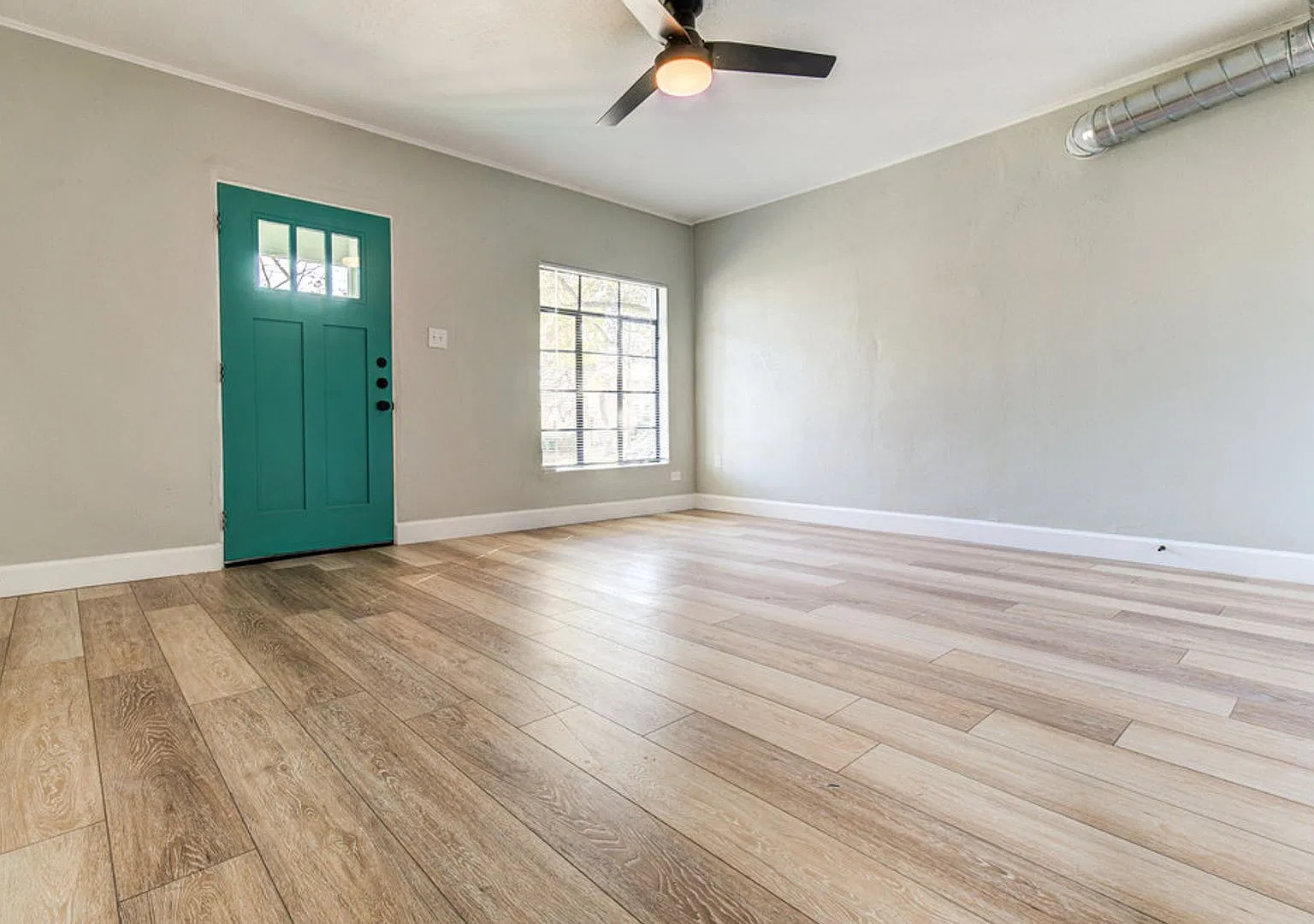 3904 Maplewood Ave — Photo 4
