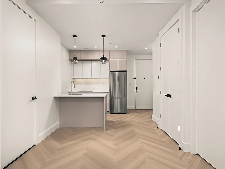 34-16 38th St #220 — Photo 3