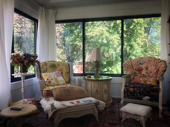 4th image of 4705 Woodfield Dr #2