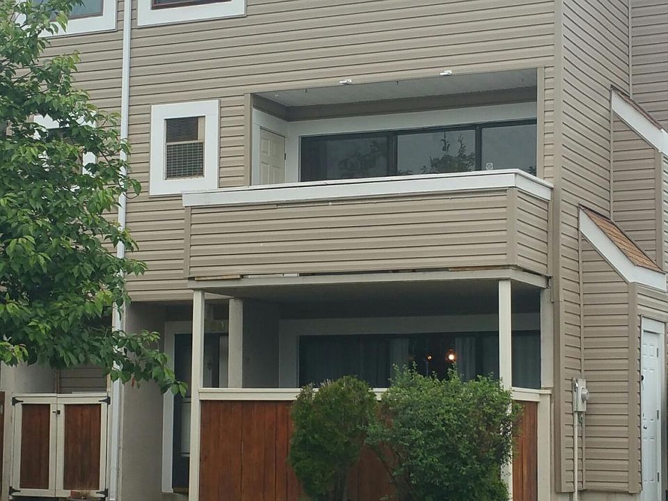 1st image of 5764 Village Green Dr