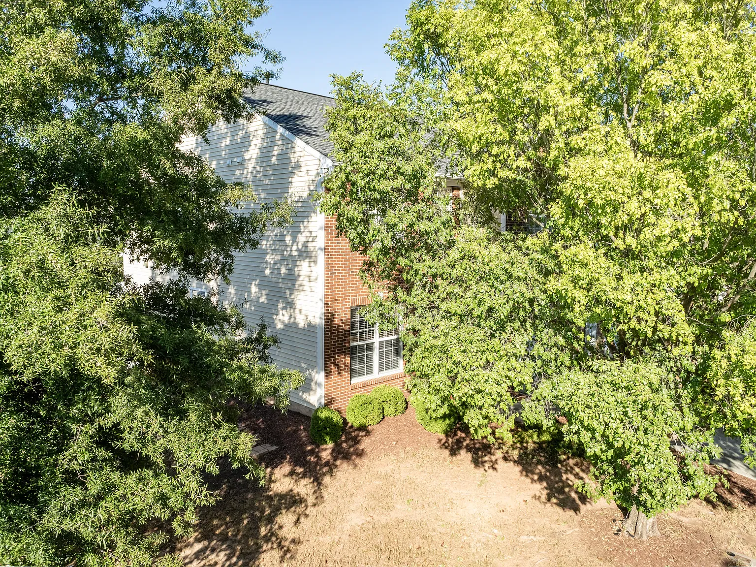 5 bed, 2008 sqft, $2,495 — Photo 4