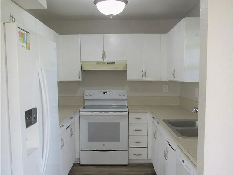 5240 SW 121st Ave — Photo 10