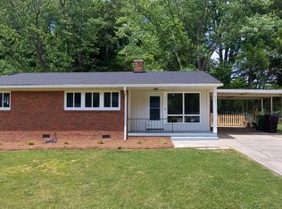 617 Woodridge Ln, High Point, NC 27262