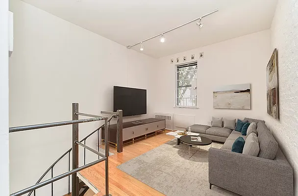 Rented by Living New York | media 6