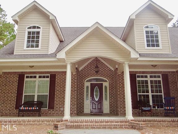 2nd image of 1802 Laurel Oak Dr