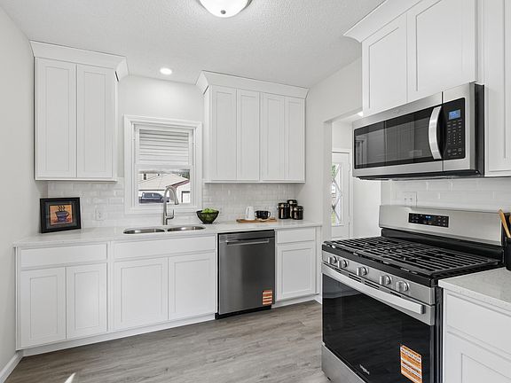 4th image of 438 6th Ave S