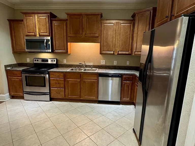 1629 Brook Hollow Dr #A — Photo 25